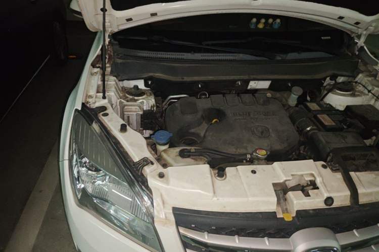 Used CHANGAN CS35 2016 1.6L Automatic Luxury Model China V Standard Engine Bay Right