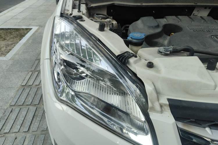 Used CHANGAN CS35 2016 1.6L Manual Luxury Model China V Standard Engine Bay Right