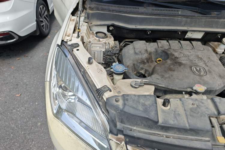 Used CHANGAN CS35 2016 1.6L Manual Luxury Model China IV Standard Engine Bay Right