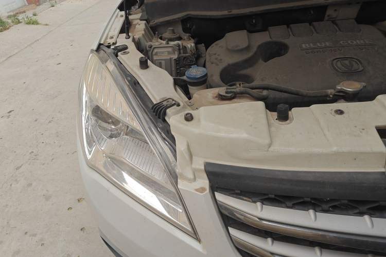 Used CHANGAN CS35 2016 1.6L Automatic Luxury Model China IV Standard Engine Bay Right