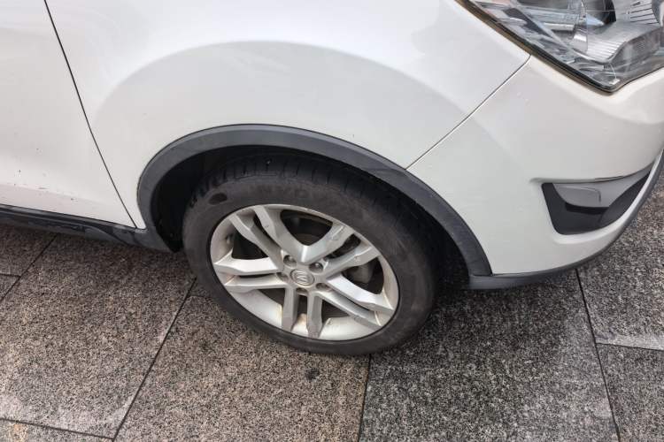 Used CHANGAN CS35 2016 1.6L Automatic Luxury Model China IV Standard Exterior 1