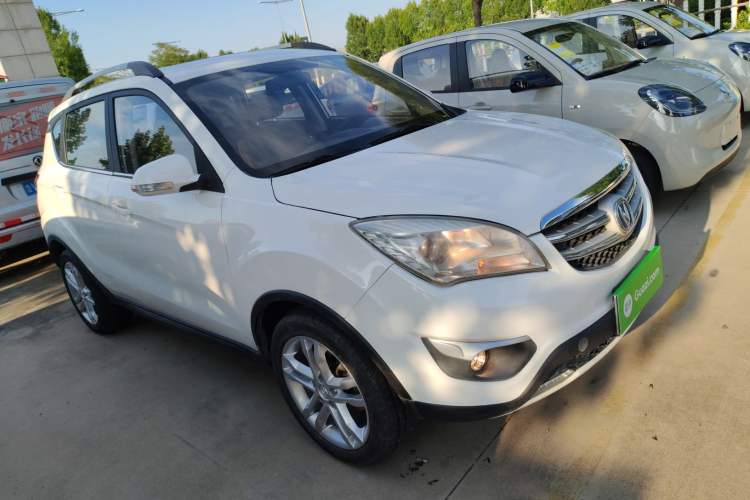 Used CHANGAN CS35 2016 1.6L Automatic Luxury Model China V Standard Exterior 2
