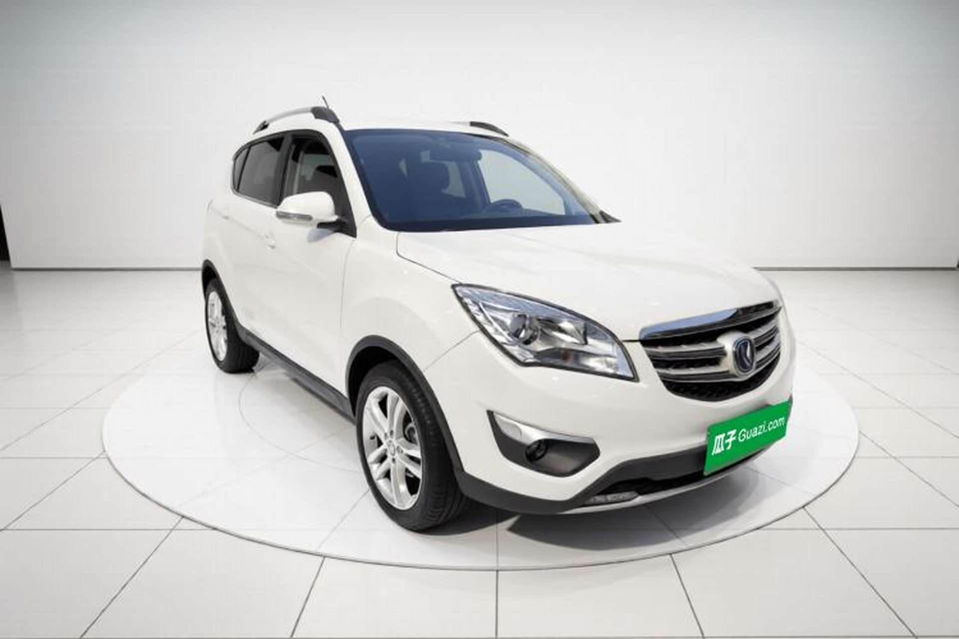 Used CHANGAN CS35 2016 1.6L Automatic Luxury Model China V Standard Exterior 2