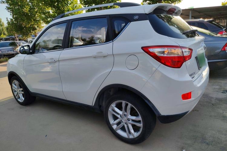 Used CHANGAN CS35 2016 1.6L Automatic Luxury Model China V Standard Exterior 3