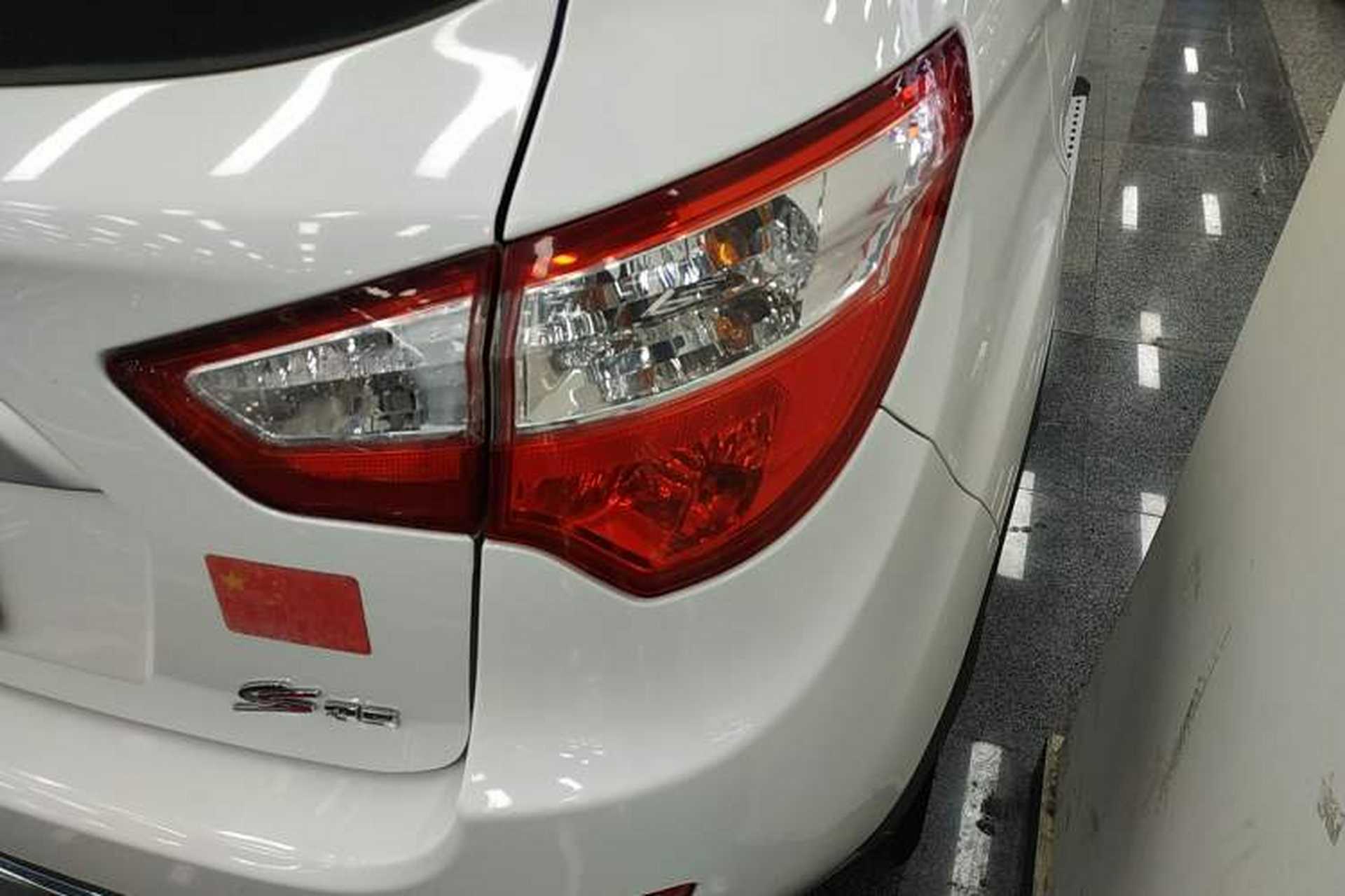 Used CHANGAN CS35 2016 1.6L Manual Luxury Model China V Standard Exterior 3