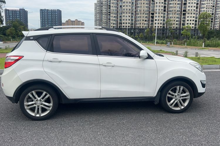 Used CHANGAN CS35 2016 1.6L Automatic Luxury Model China V Standard Exterior 4