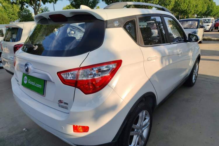 Used CHANGAN CS35 2016 1.6L Automatic Luxury Model China V Standard Exterior 5