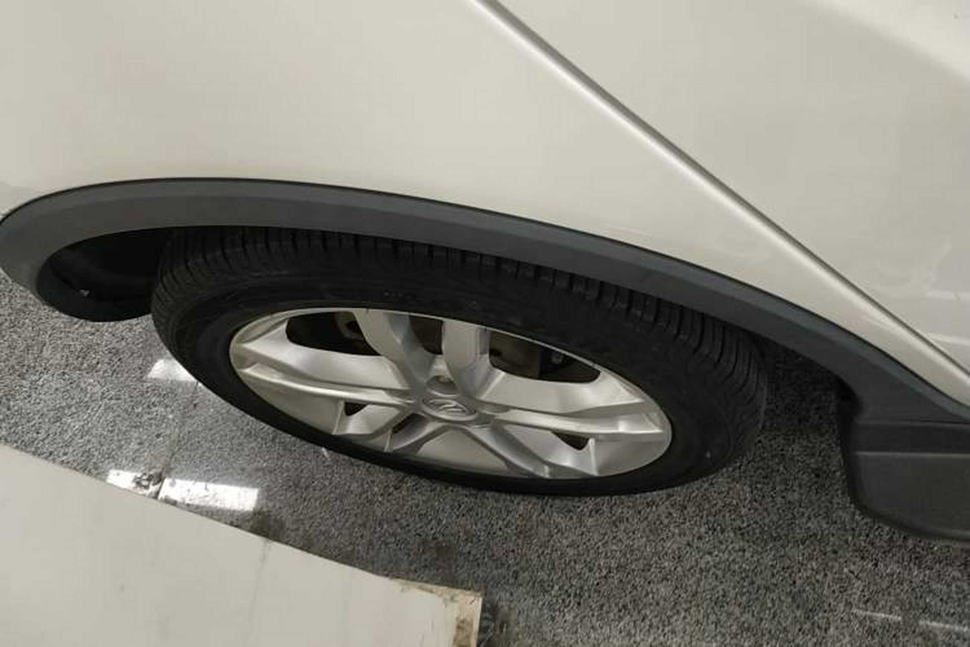 Used CHANGAN CS35 2016 1.6L Manual Luxury Model China V Standard Exterior 5