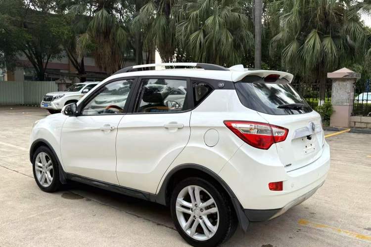 Used CHANGAN CS35 2016 1.6L Manual Luxury Model China V Standard Exterior 6