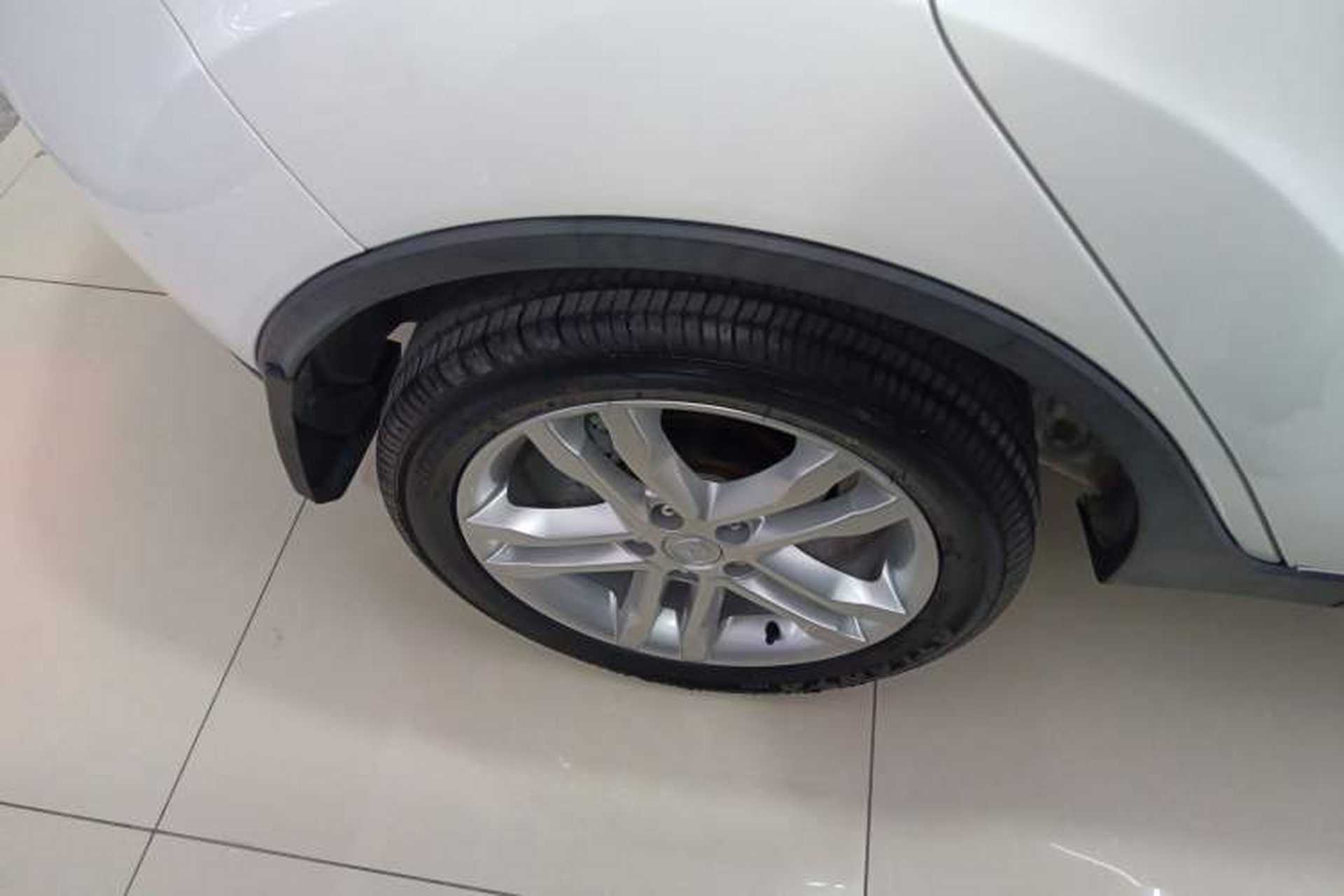 Used CHANGAN CS35 2016 1.6L Automatic Luxury Model China V Standard Exterior 8