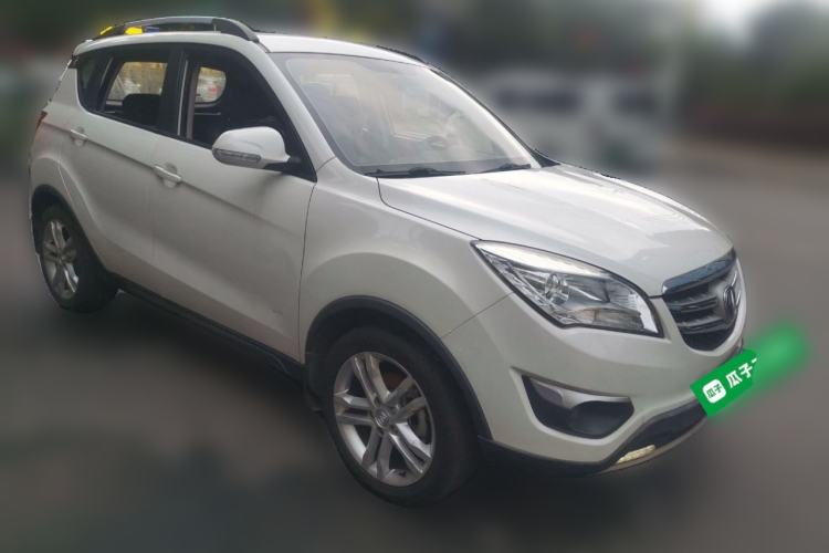 Used CHANGAN CS35 2016 1.6L Manual Luxury Model China V Standard Front Right 45 Deg