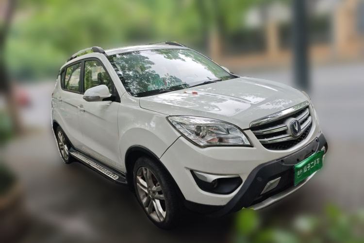 Used CHANGAN CS35 2016 1.6L Manual Luxury Model China IV Standard Front Right 45 Deg
