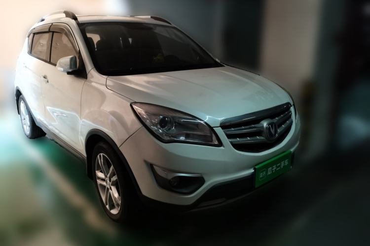 Used CHANGAN CS35 2016 1.6L Manual Luxury Model China IV Standard Front Right 45 Deg