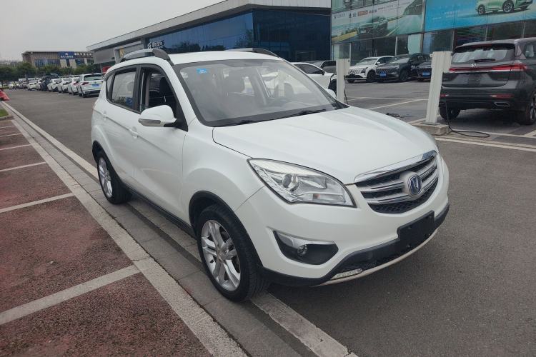 Used CHANGAN CS35 2016 1.6L Manual Luxury Model China V Standard Front Right 45 Deg