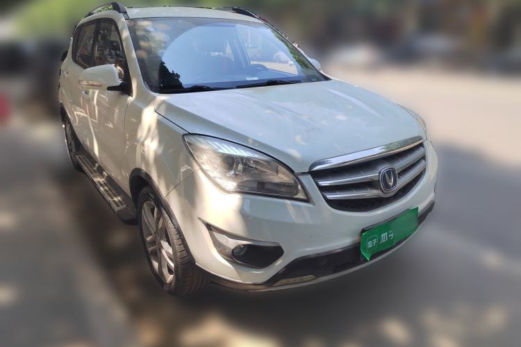 Used CHANGAN CS35 2016 1.6L Manual Luxury Model China IV Standard Front Right 45 Deg