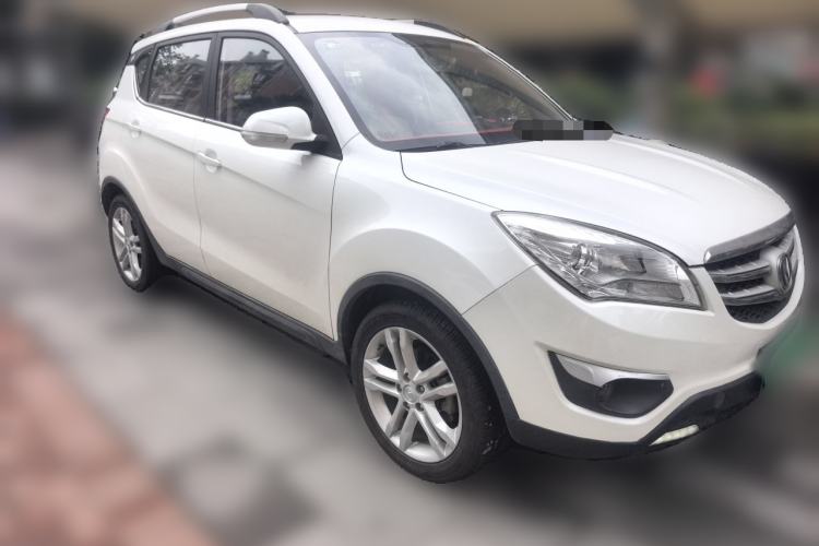 Used CHANGAN CS35 2016 1.6L Automatic Luxury Model China IV Standard Front Right 45 Deg