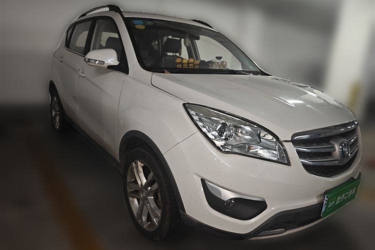 Used CHANGAN CS35 2016 1.6L Automatic Luxury Model China V Standard Front Right 45 Deg