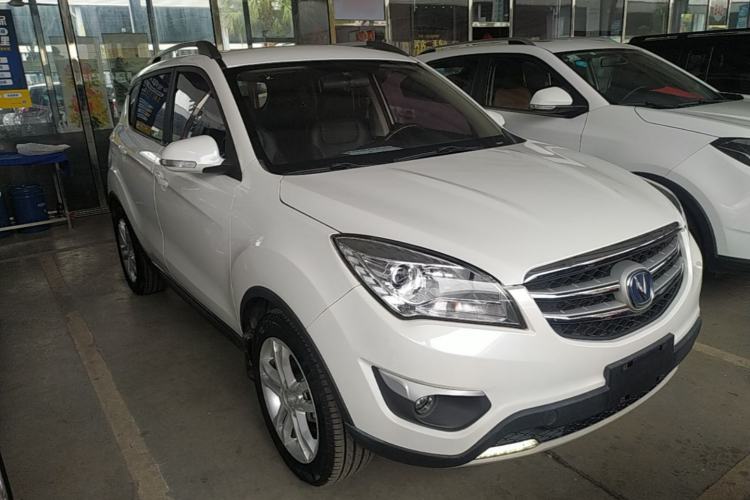 Used CHANGAN CS35 2016 1.6L Manual Luxury Model China IV Standard Front Right 45 Deg
