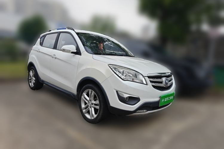 Used CHANGAN CS35 2016 1.6L Manual Luxury Model China V Standard Front Right 45 Deg