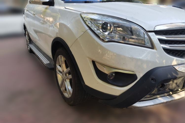 Used CHANGAN CS35 2016 1.6L Manual Luxury Model China V Standard Front Right 45 Deg