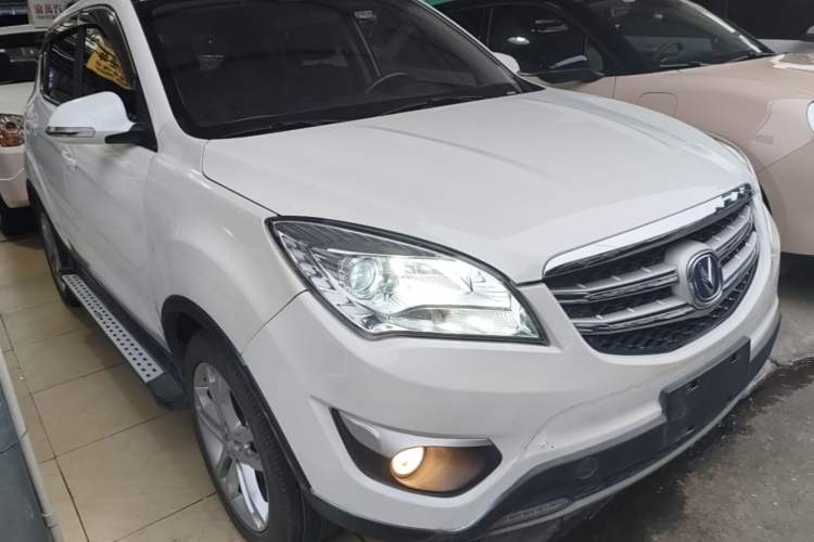 Used CHANGAN CS35 2016 1.6L Automatic Luxury Model China IV Standard Front Right 45 Deg