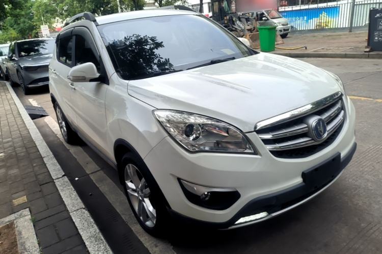 Used CHANGAN CS35 2016 1.6L Manual Luxury Model China V Standard Front Right 45 Deg