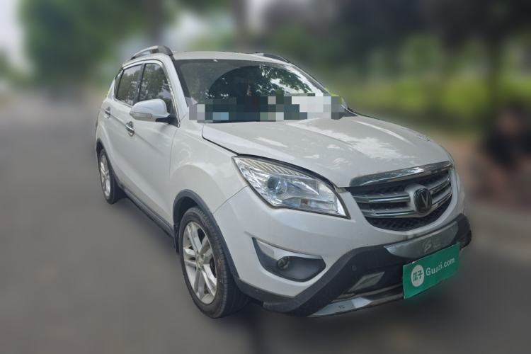 Used CHANGAN CS35 2016 1.6L Manual Luxury Model China V Standard Front Right 45 Deg