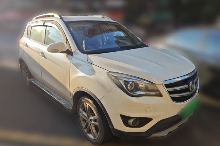 Used CHANGAN CS35 2016 1.6L Manual Luxury Model China IV Standard Front Right 45 Deg