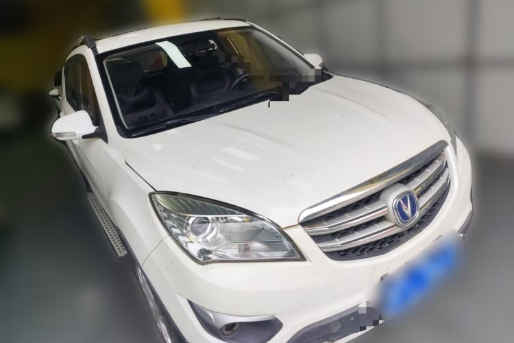 Used CHANGAN CS35 2016 1.6L Manual Luxury Model China IV Standard Front Right 45 Deg