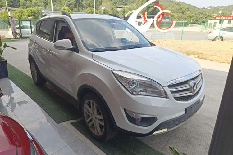 Used CHANGAN CS35 2016 1.6L Manual Luxury Model China V Standard Front Right 45 Deg