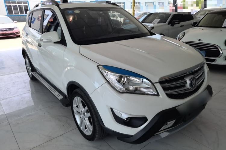 Used CHANGAN CS35 2016 1.6L Manual Luxury Model China IV Standard Front Right 45 Deg