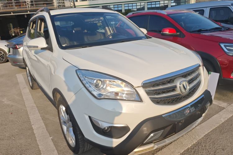 Used CHANGAN CS35 2016 1.6L Manual Luxury Model China IV Standard Front Right 45 Deg