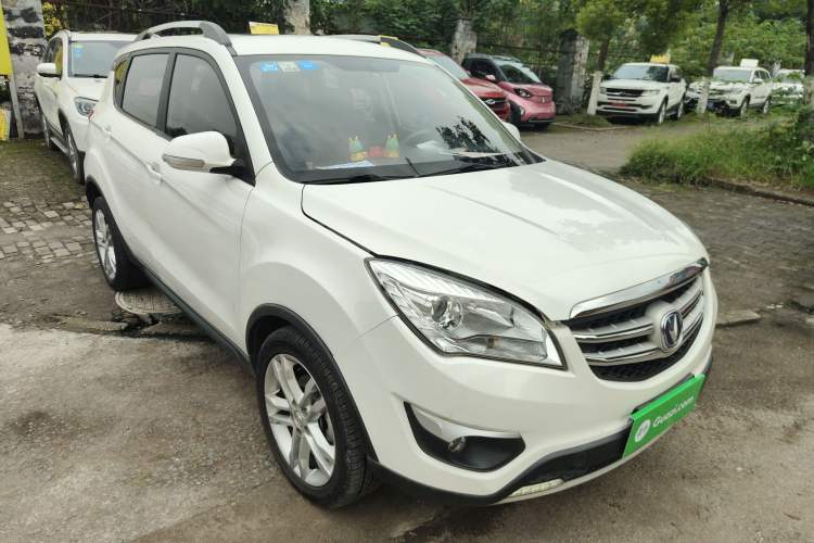 Used CHANGAN CS35 2016 1.6L Manual Luxury Model China IV Standard Front Right 45 Deg