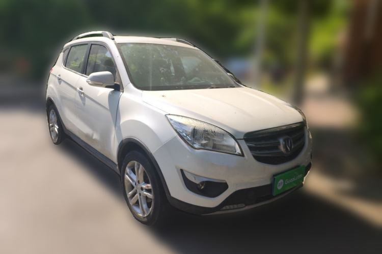 Used CHANGAN CS35 2016 1.6L Automatic Luxury Model China V Standard Front Right 45 Deg