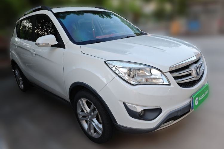 Used CHANGAN CS35 2016 1.6L Manual Luxury Model China V Standard Front Right 45 Deg