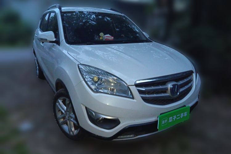 Used CHANGAN CS35 2016 1.6L Manual Luxury Model China IV Standard Front Right 45 Deg