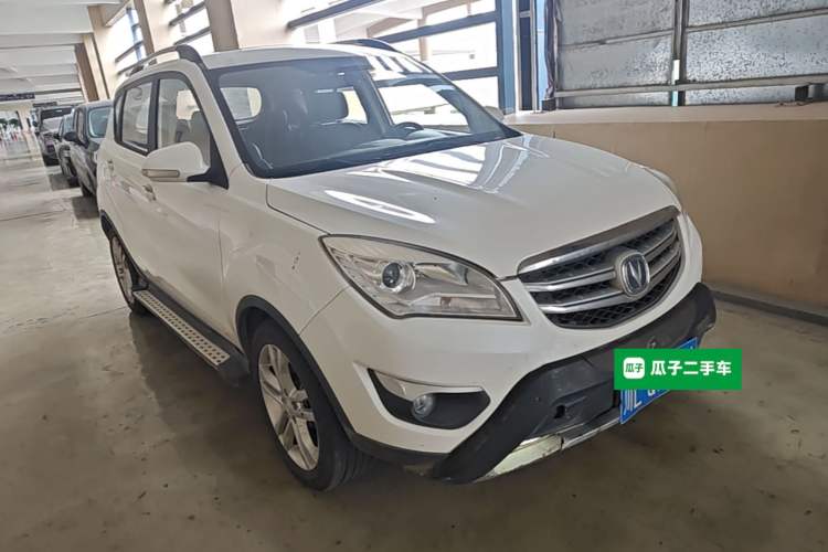 Used CHANGAN CS35 2016 1.6L Manual Luxury Model China IV Standard Front Right 45 Deg