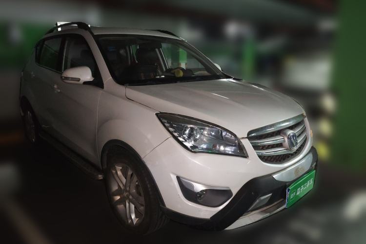 Used CHANGAN CS35 2016 1.6L Automatic Luxury Model China IV Standard Front Right 45 Deg