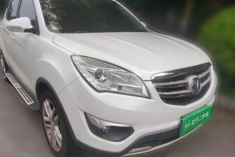 Used CHANGAN CS35 2016 1.6L Manual Luxury Model China IV Standard Front Right 45 Deg