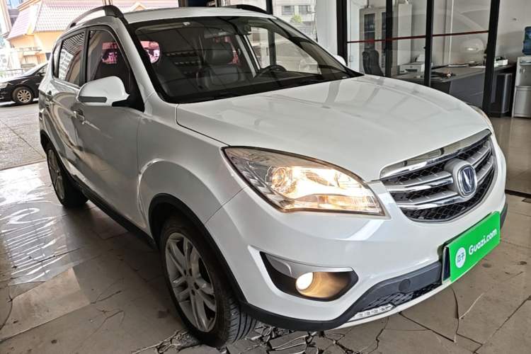 Used CHANGAN CS35 2016 1.6L Manual Luxury Model China V Standard Front Right 45 Deg