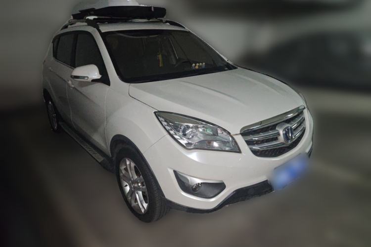 Used CHANGAN CS35 2016 1.6L Automatic Luxury Model China V Standard Front Right 45 Deg