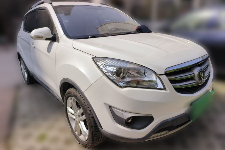 Used CHANGAN CS35 2016 1.6L Automatic Luxury Model China IV Standard Front Right 45 Deg