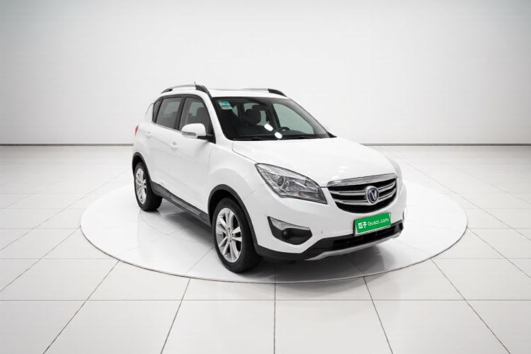 Used CHANGAN CS35 2016 1.6L Automatic Luxury Model China IV Standard Front Right 45 Deg