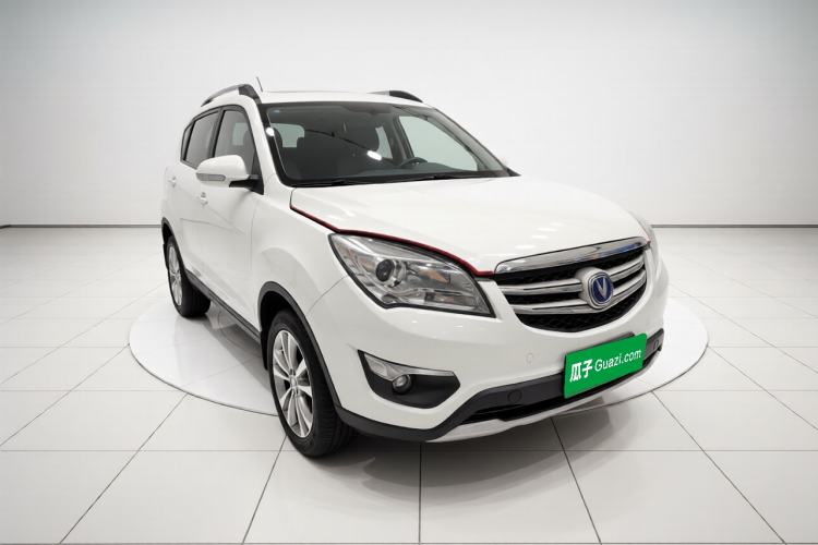 Used CHANGAN CS35 2016 1.6L Manual Luxury Model China IV Standard Front Right 45 Deg