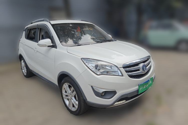 Used CHANGAN CS35 2016 1.6L Manual Luxury Model China V Standard Front Right 45 Deg