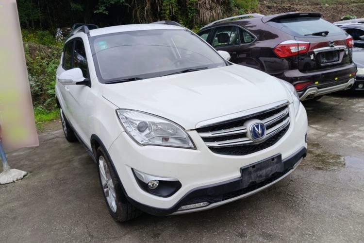 Used CHANGAN CS35 2016 1.6L Automatic Luxury Model China IV Standard Front Right 45 Deg
