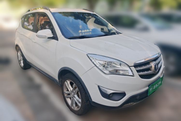 Used CHANGAN CS35 2016 1.6L Manual Luxury Model China V Standard Front Right 45 Deg