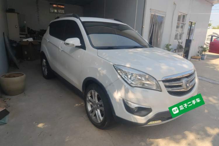 Used CHANGAN CS35 2016 1.6L Automatic Luxury Model China V Standard Front Right 45 Deg