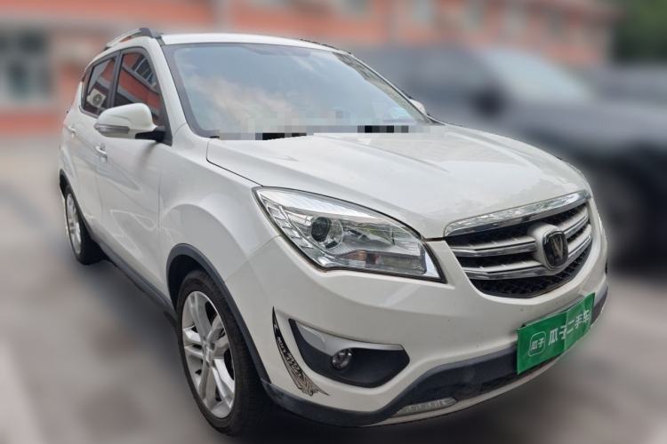 Used CHANGAN CS35 2016 1.6L Automatic Luxury Model China IV Standard Front Right 45 Deg