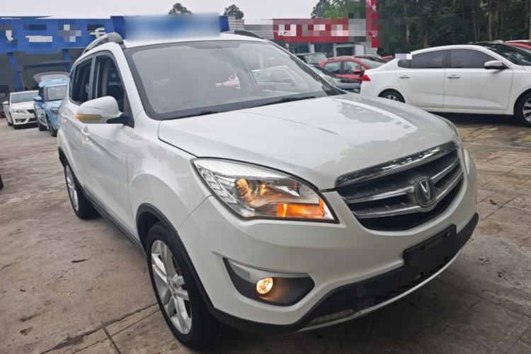 Used CHANGAN CS35 2016 1.6L Manual Luxury Model China V Standard Front Right 45 Deg